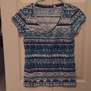 V-neck printed shirt